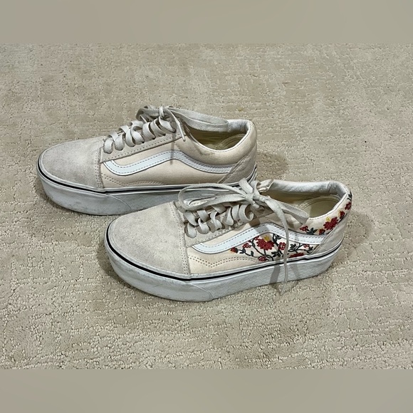 Vans Shoes - VANS Floral Embroidered Platform Sneakers women’s size 6.5